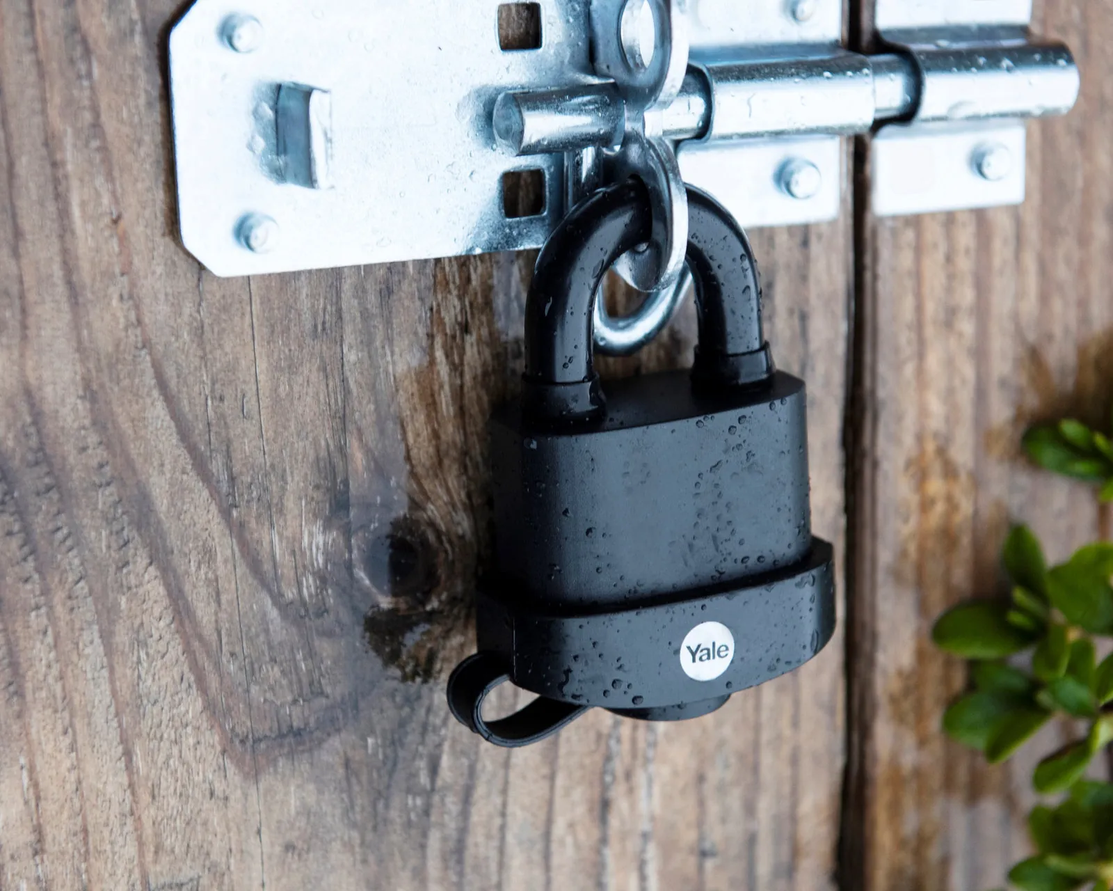 YALE Kłódka zatrzaskowa wodoodporna zewnętrzna Y220B/71/130/1 - obrazek 2